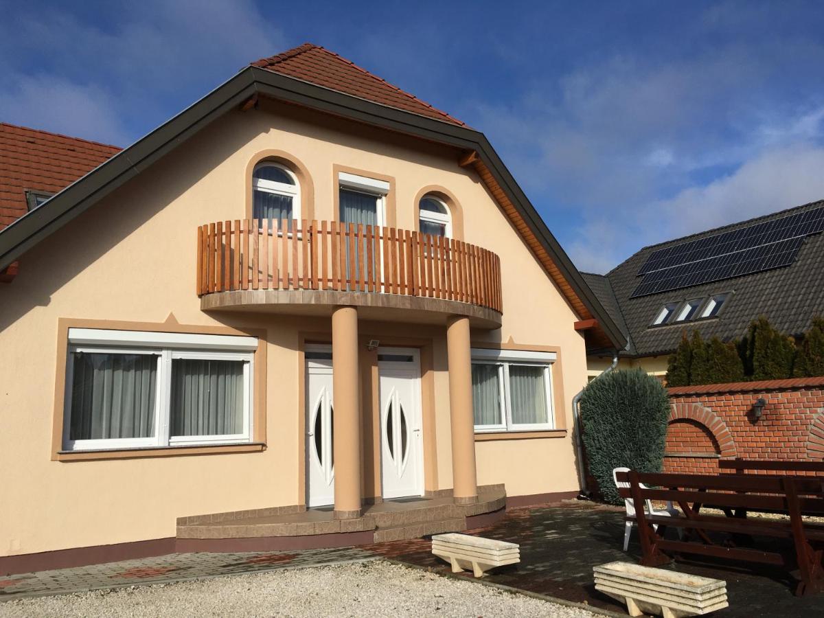 Gitta Apartman Бюк Экстерьер фото