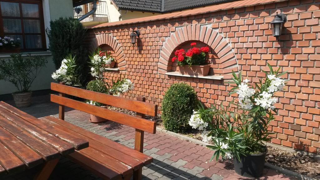 Gitta Apartman Бюк Экстерьер фото