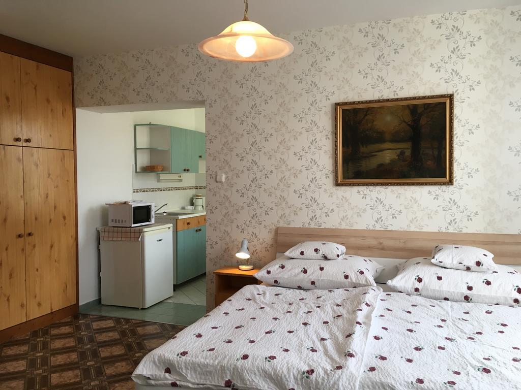 Gitta Apartman Бюк Экстерьер фото