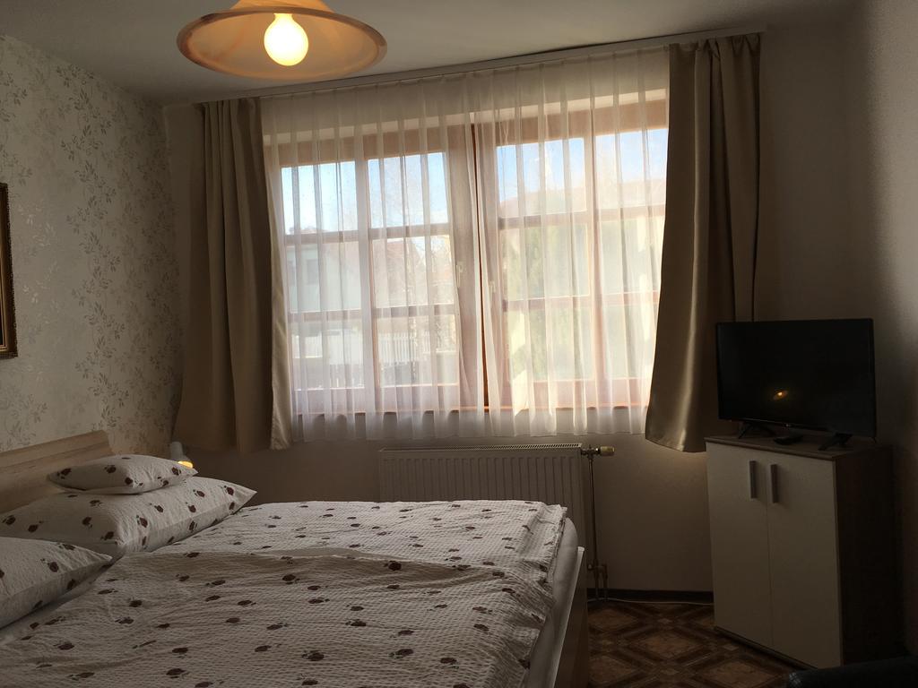 Gitta Apartman Бюк Экстерьер фото